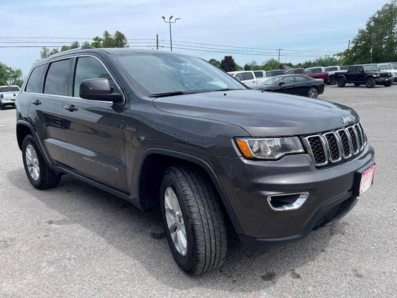 2021 Jeep Grand Cherokee Laredo Photo