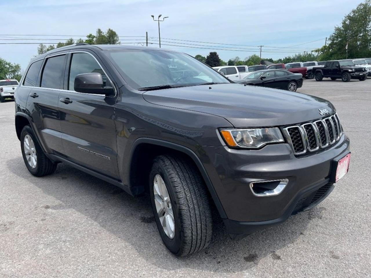 2021 Jeep Grand Cherokee Laredo Photo
