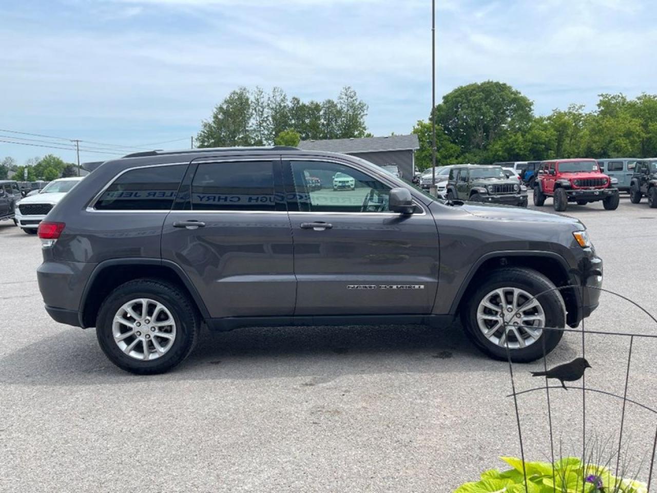 2021 Jeep Grand Cherokee Laredo Photo