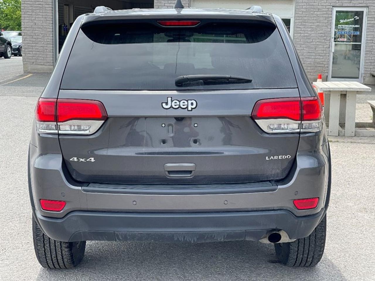 2021 Jeep Grand Cherokee Laredo Photo