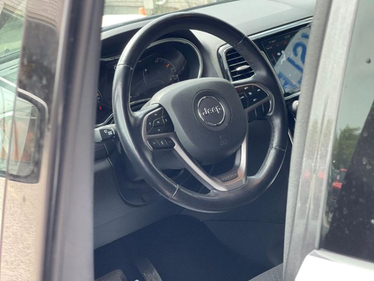 2021 Jeep Grand Cherokee Laredo Photo