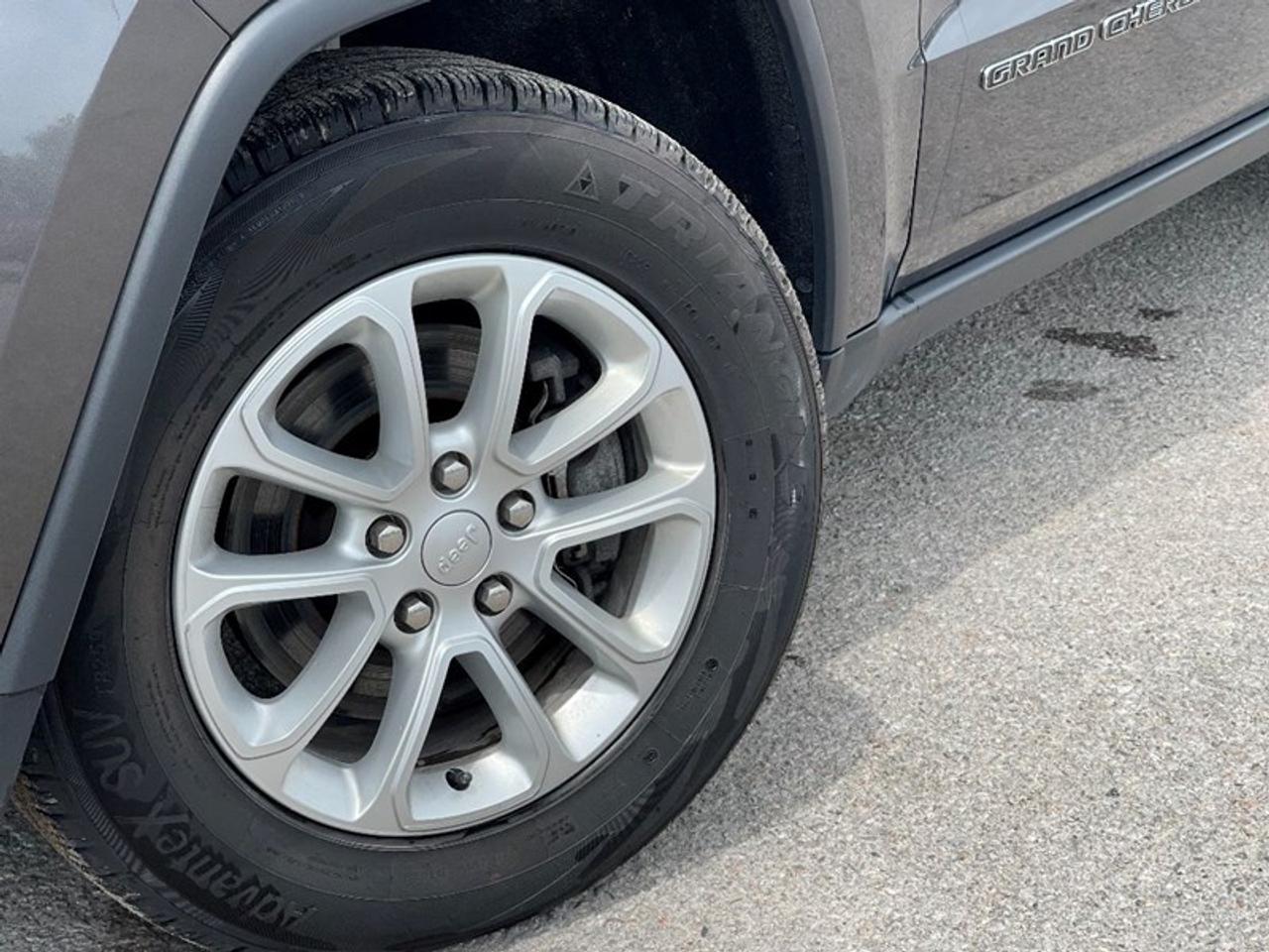 2021 Jeep Grand Cherokee Laredo Photo