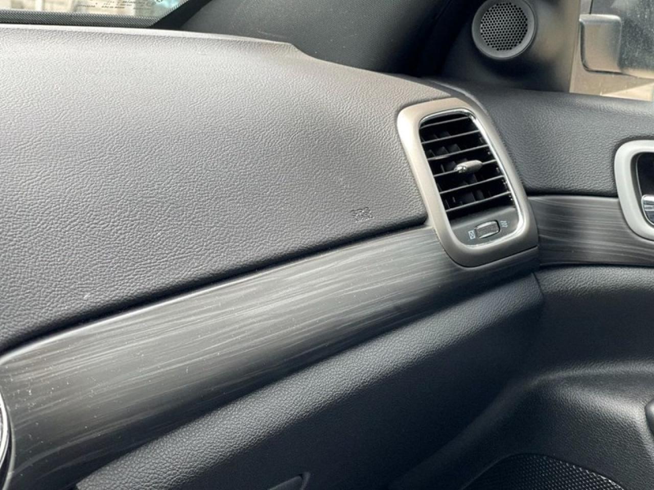 2021 Jeep Grand Cherokee Laredo Photo