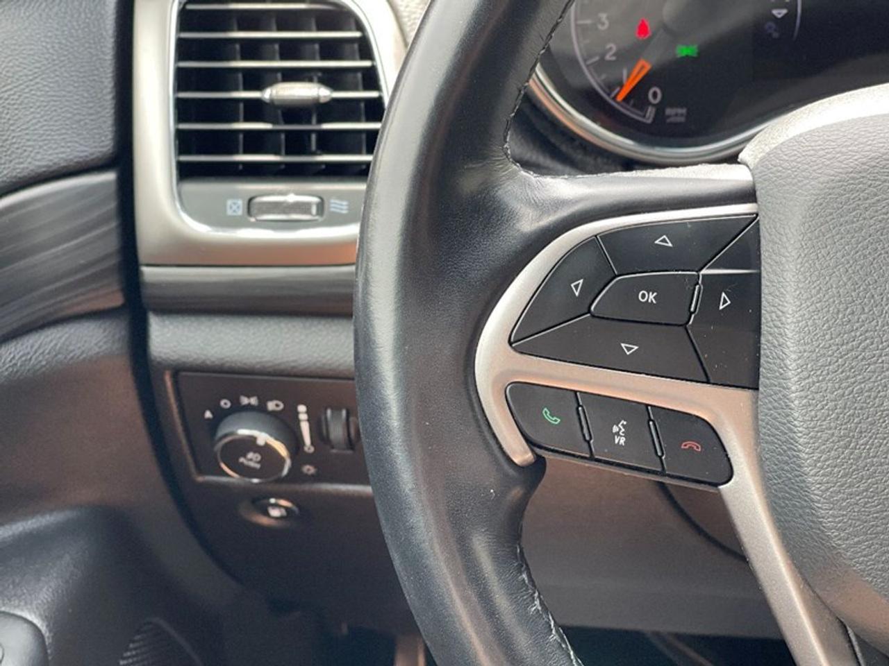 2021 Jeep Grand Cherokee Laredo Photo