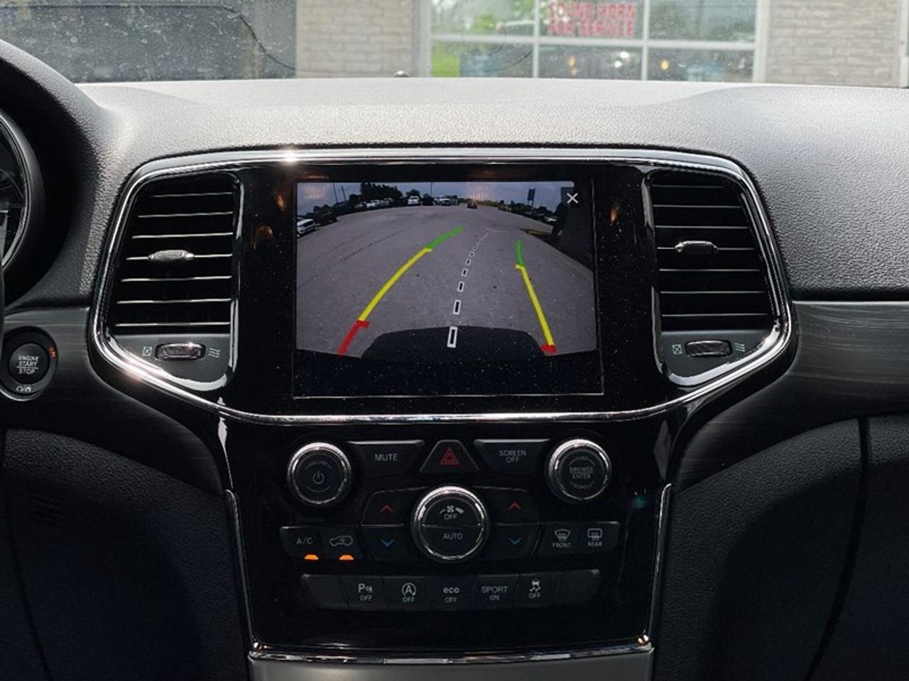 2021 Jeep Grand Cherokee Laredo Photo