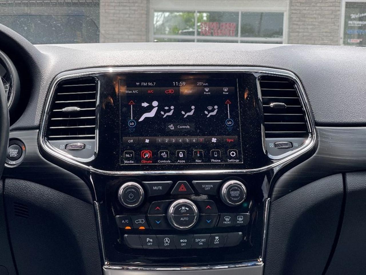 2021 Jeep Grand Cherokee Laredo Photo