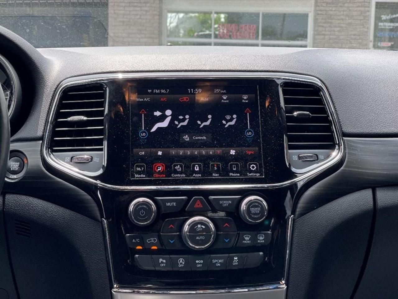 2021 Jeep Grand Cherokee Laredo Photo