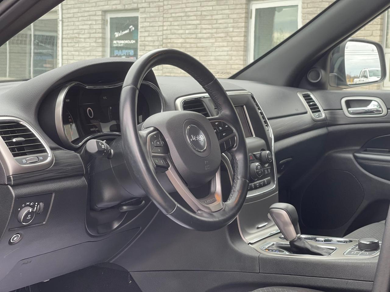 2019 Jeep Grand Cherokee LAREDO  4X4 Photo