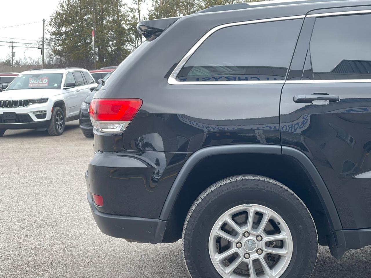 2019 Jeep Grand Cherokee LAREDO  4X4 Photo