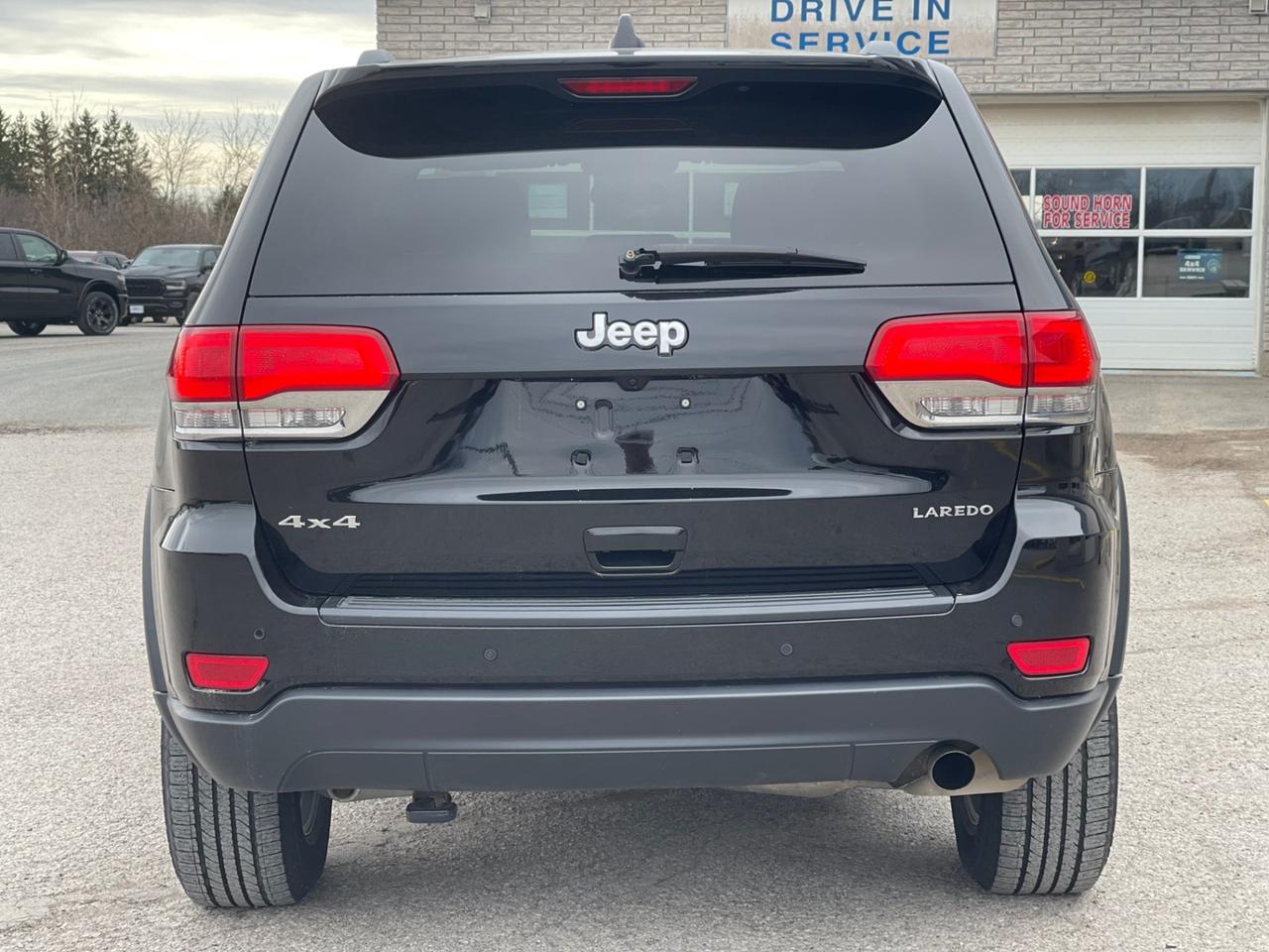 2019 Jeep Grand Cherokee LAREDO  4X4 Photo
