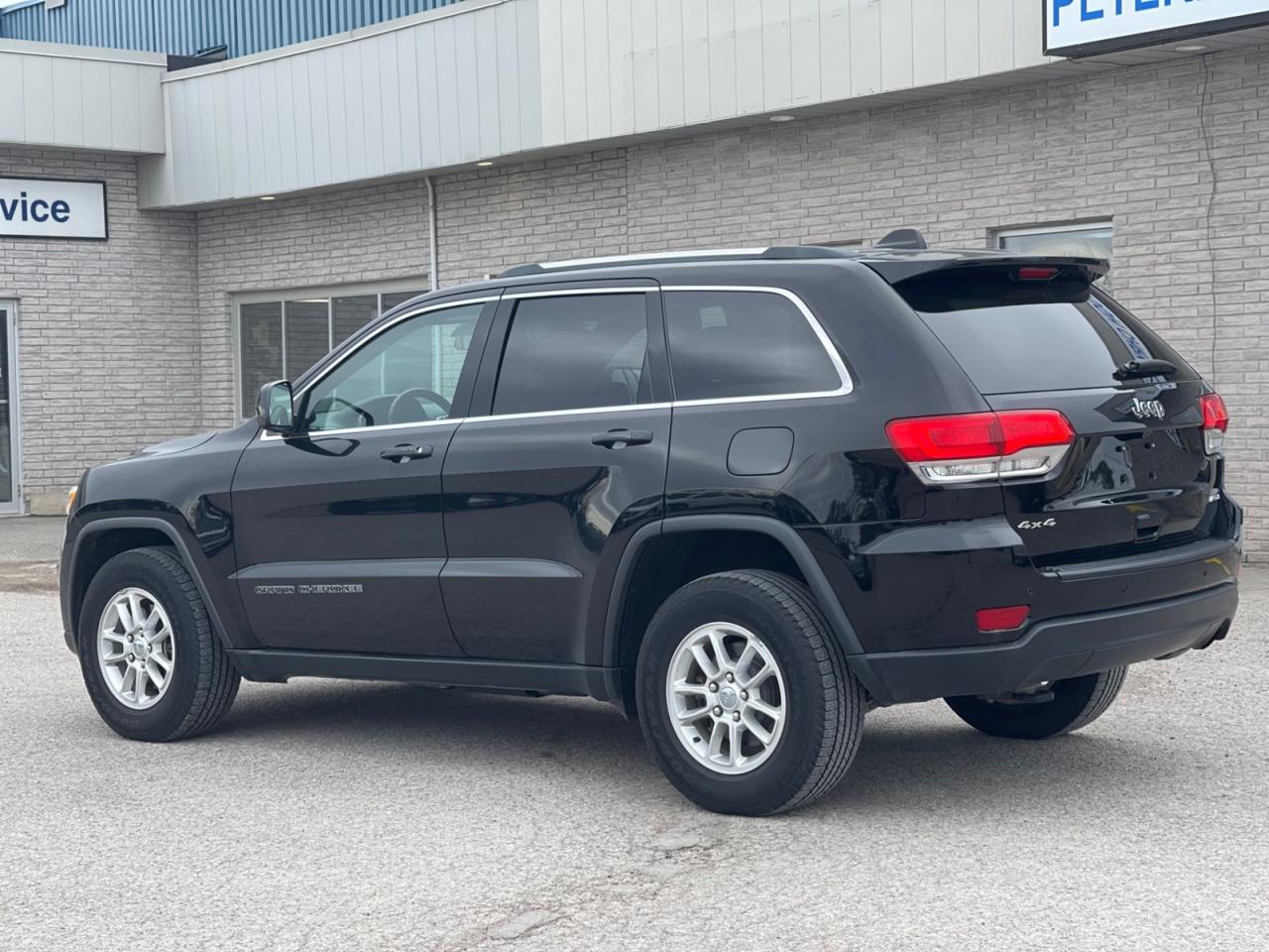 2019 Jeep Grand Cherokee LAREDO  4X4 Photo