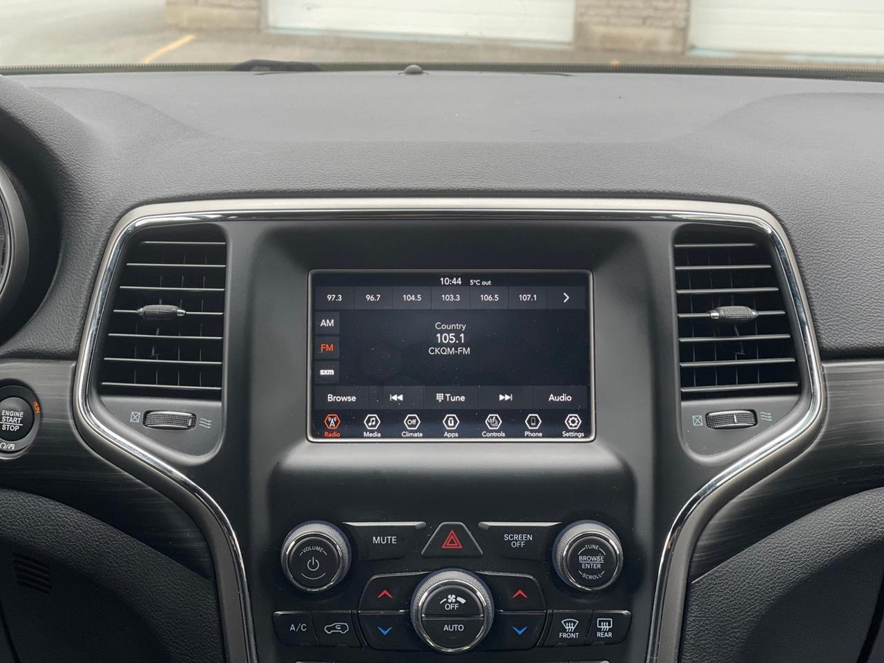 2019 Jeep Grand Cherokee LAREDO  4X4 Photo