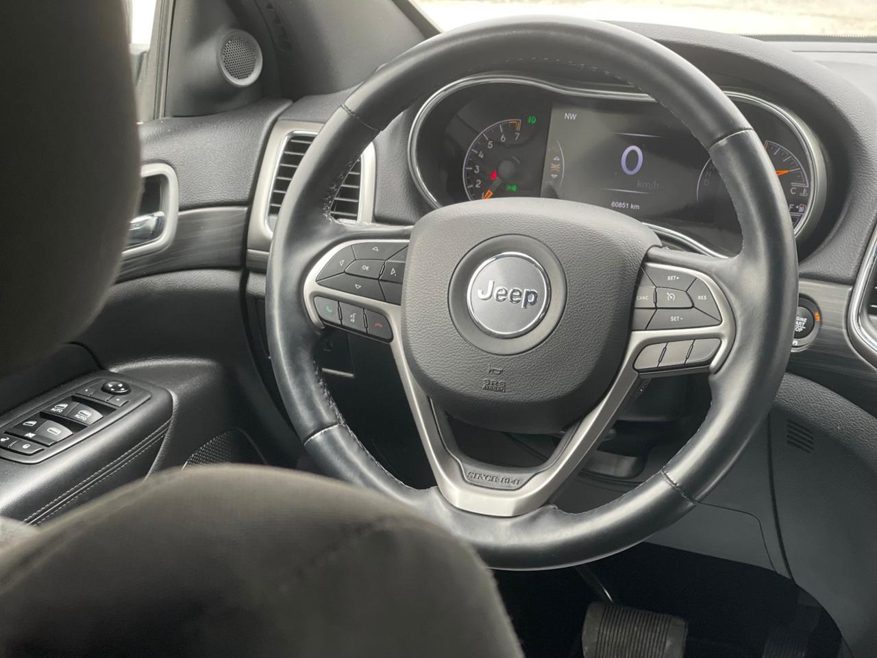 2019 Jeep Grand Cherokee LAREDO  4X4 Photo