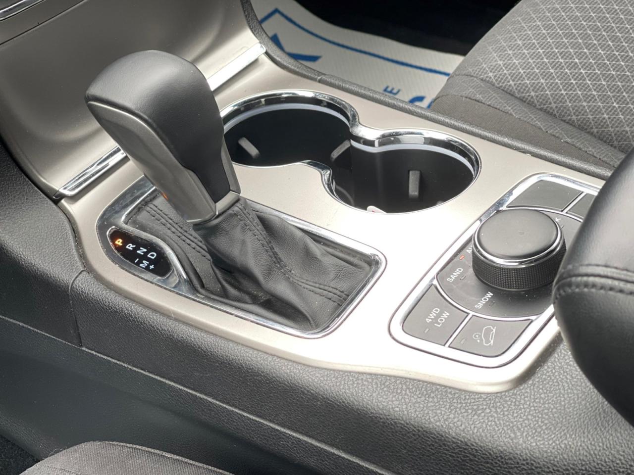 2019 Jeep Grand Cherokee LAREDO  4X4 Photo