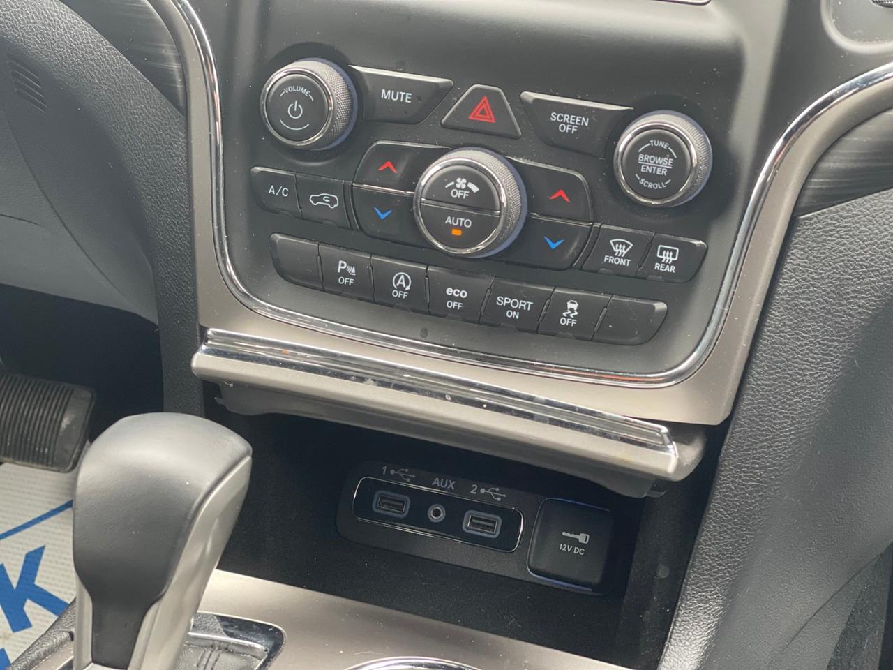 2019 Jeep Grand Cherokee LAREDO  4X4 Photo