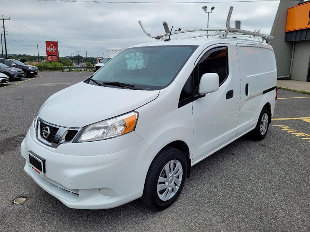 2015 Nissan NV200 SV Photo