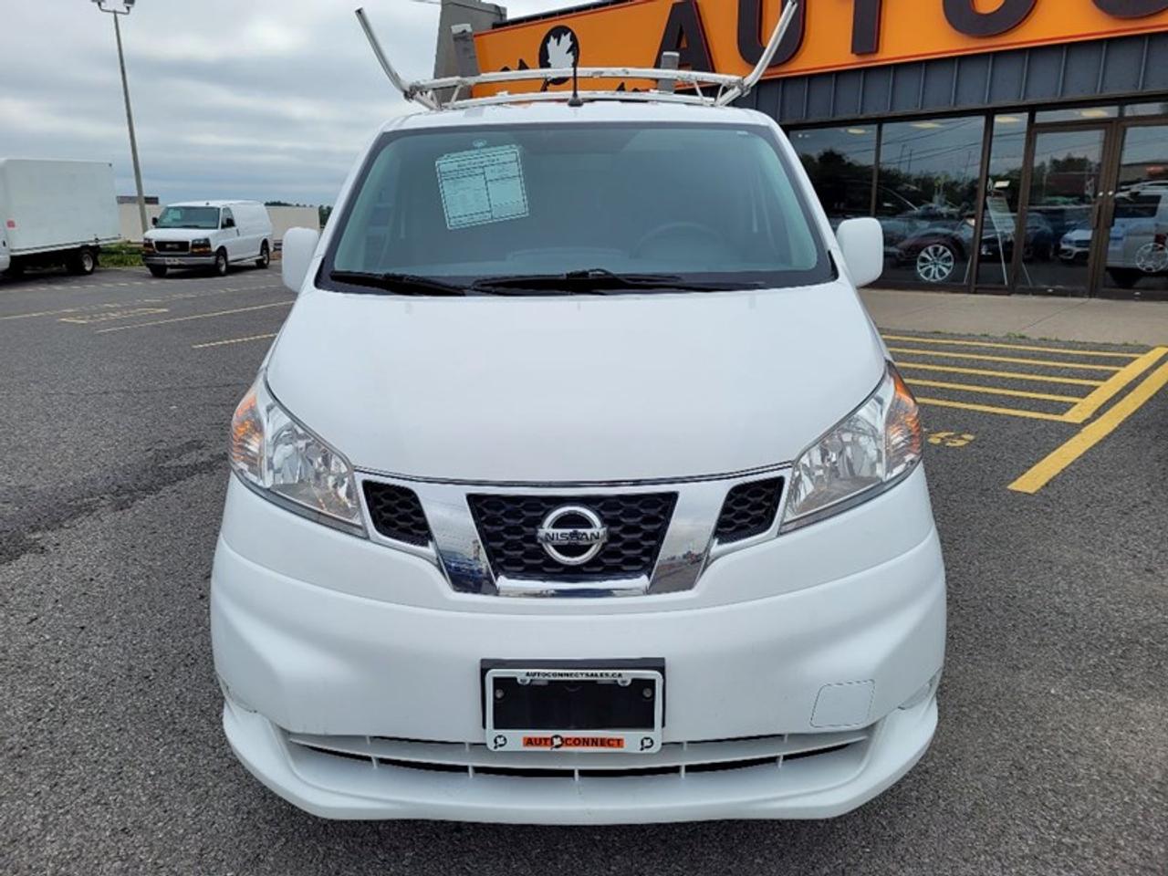 2015 Nissan NV200 SV Photo2