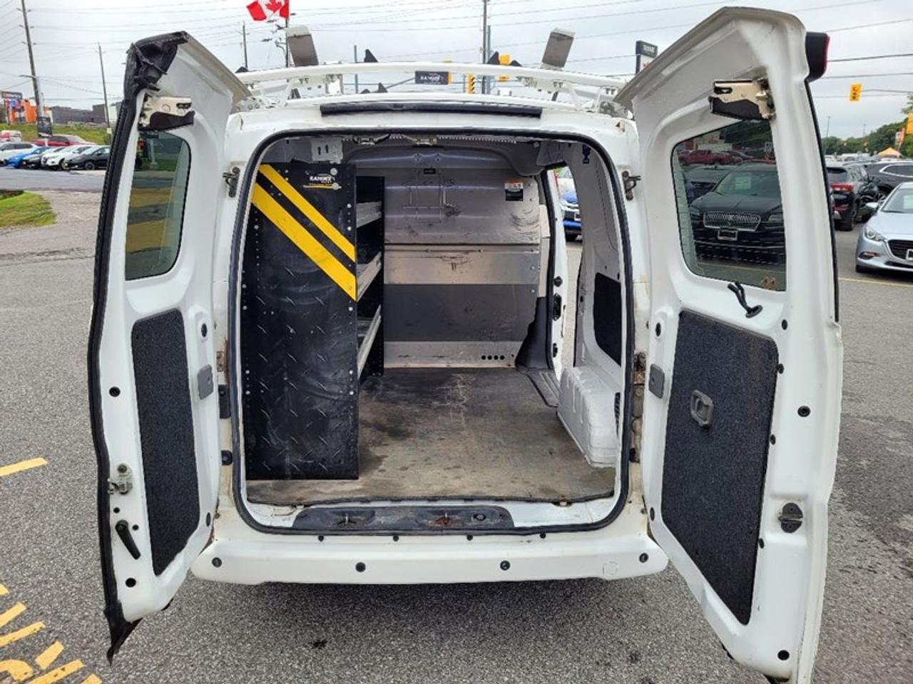 2015 Nissan NV200 SV Photo4