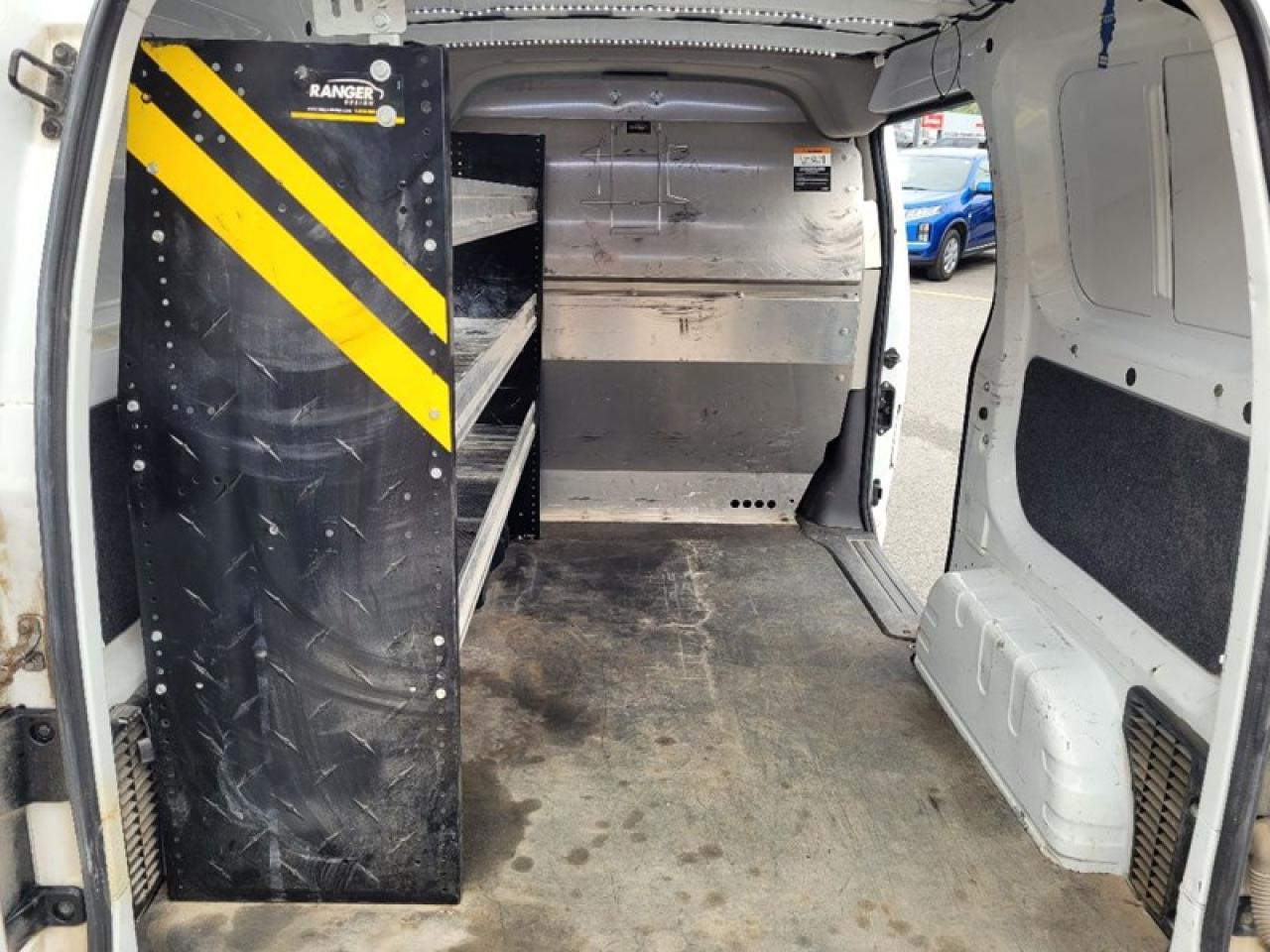 2015 Nissan NV200 SV Photo