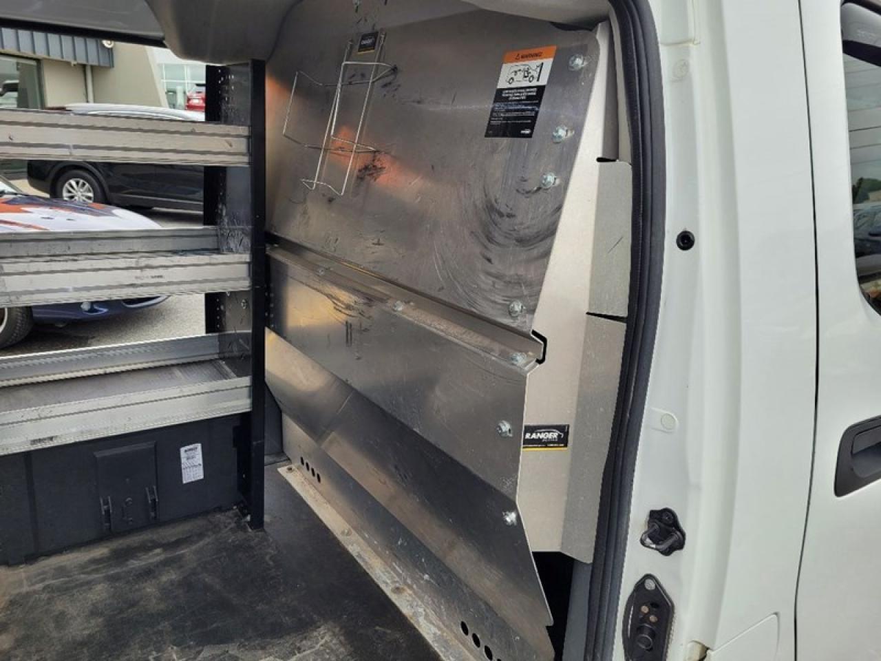 2015 Nissan NV200 SV Photo