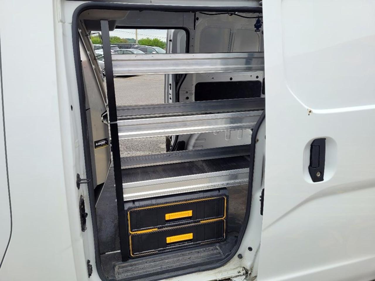 2015 Nissan NV200 SV Photo