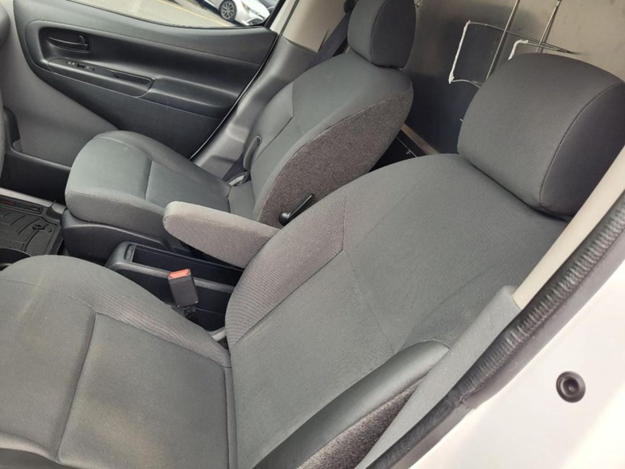 2015 Nissan NV200 SV Photo