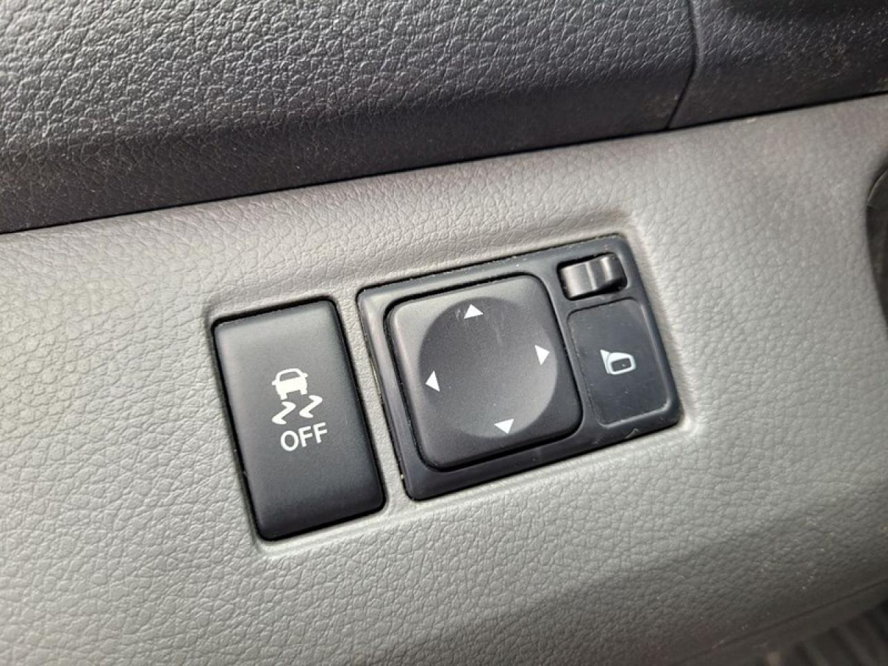 2015 Nissan NV200 SV Photo