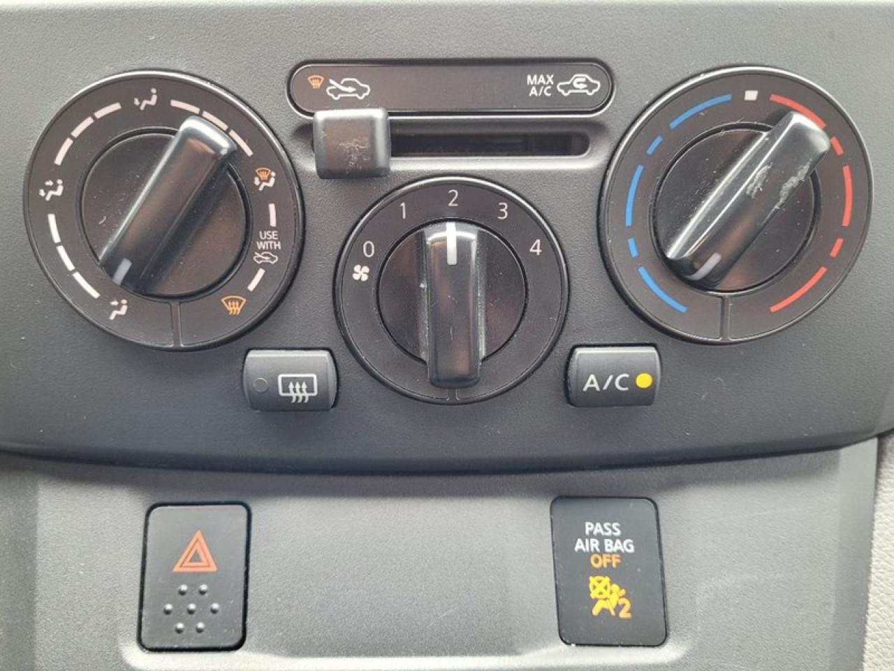 2015 Nissan NV200 SV Photo