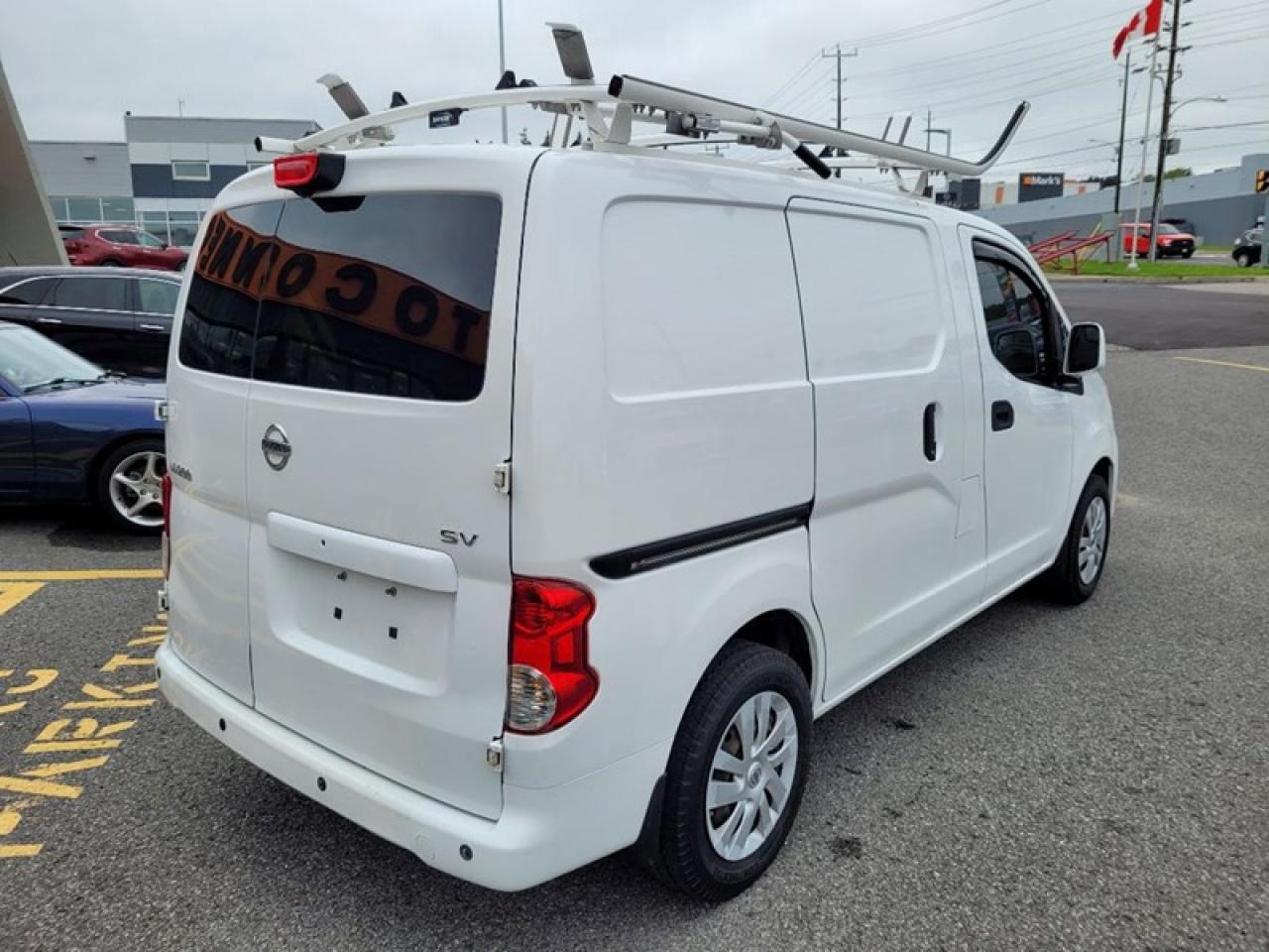 2015 Nissan NV200 SV Photo