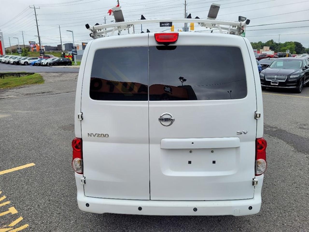 2015 Nissan NV200 SV Photo