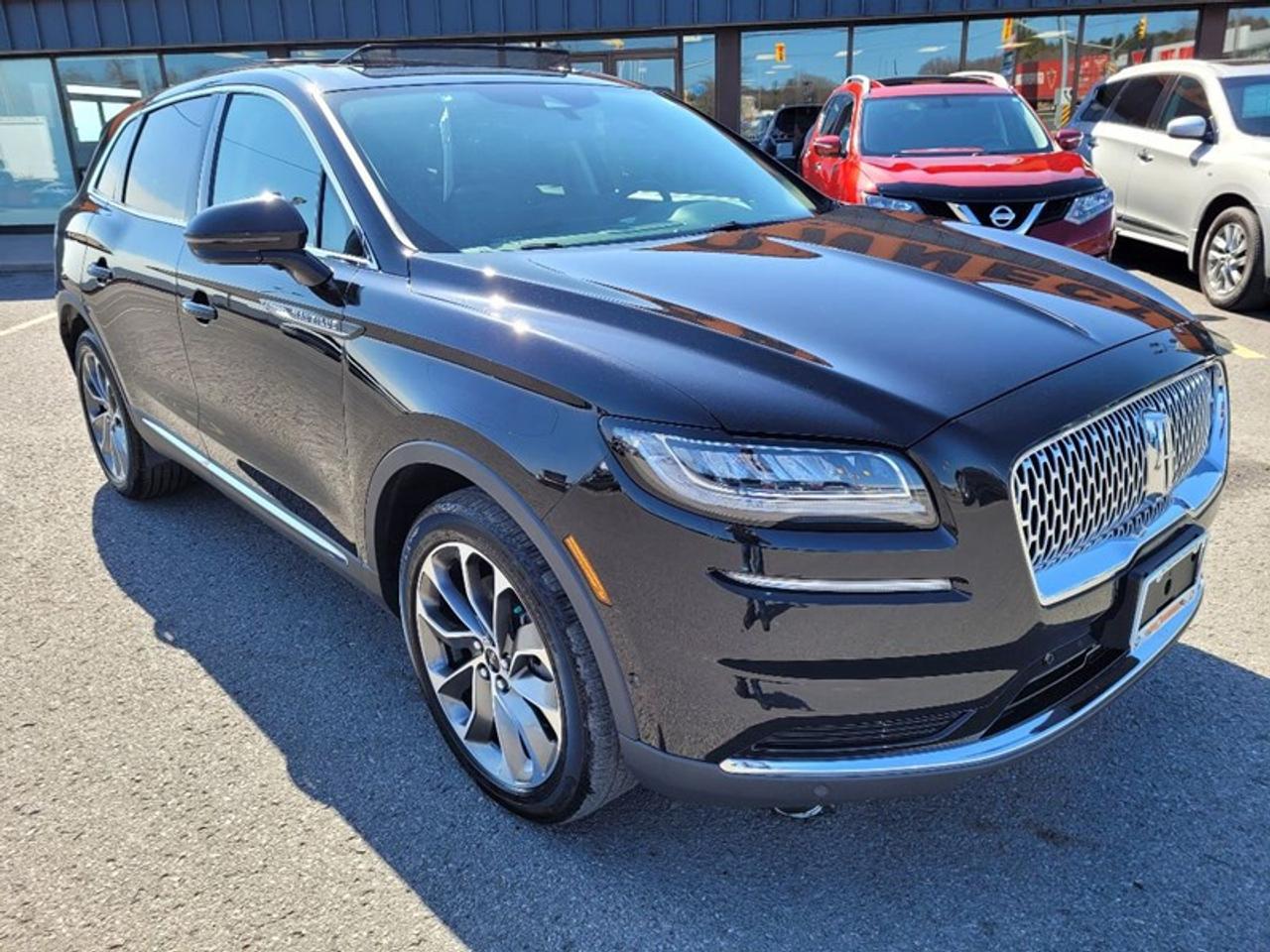 2021 Lincoln Nautilus Reserve  AWD Photo4