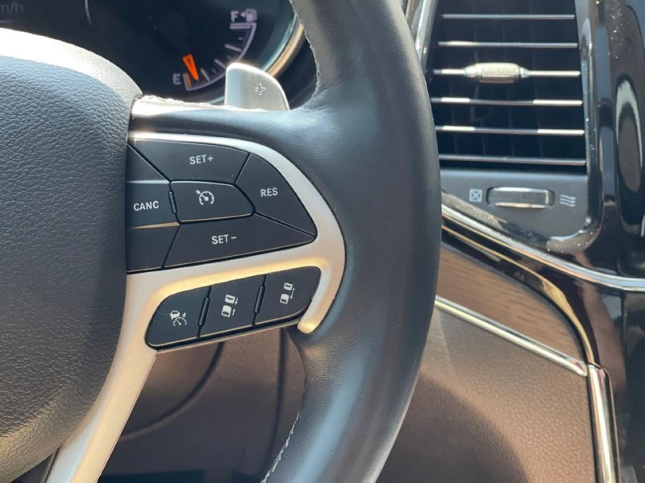 2021 Jeep Grand Cherokee Summit Photo