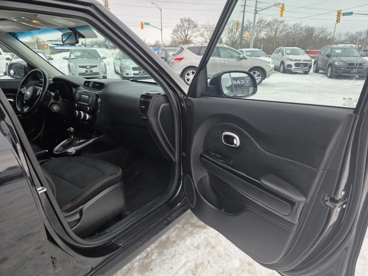 2015 Kia Soul **CERTIFIED** CLEAN CARFAX Photo