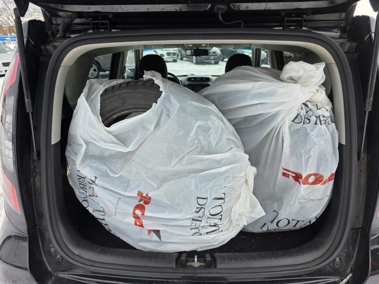 2015 Kia Soul BACK-UP CAMERA | CLEAN CARFAX | 2-SET OF WHEELS Photo