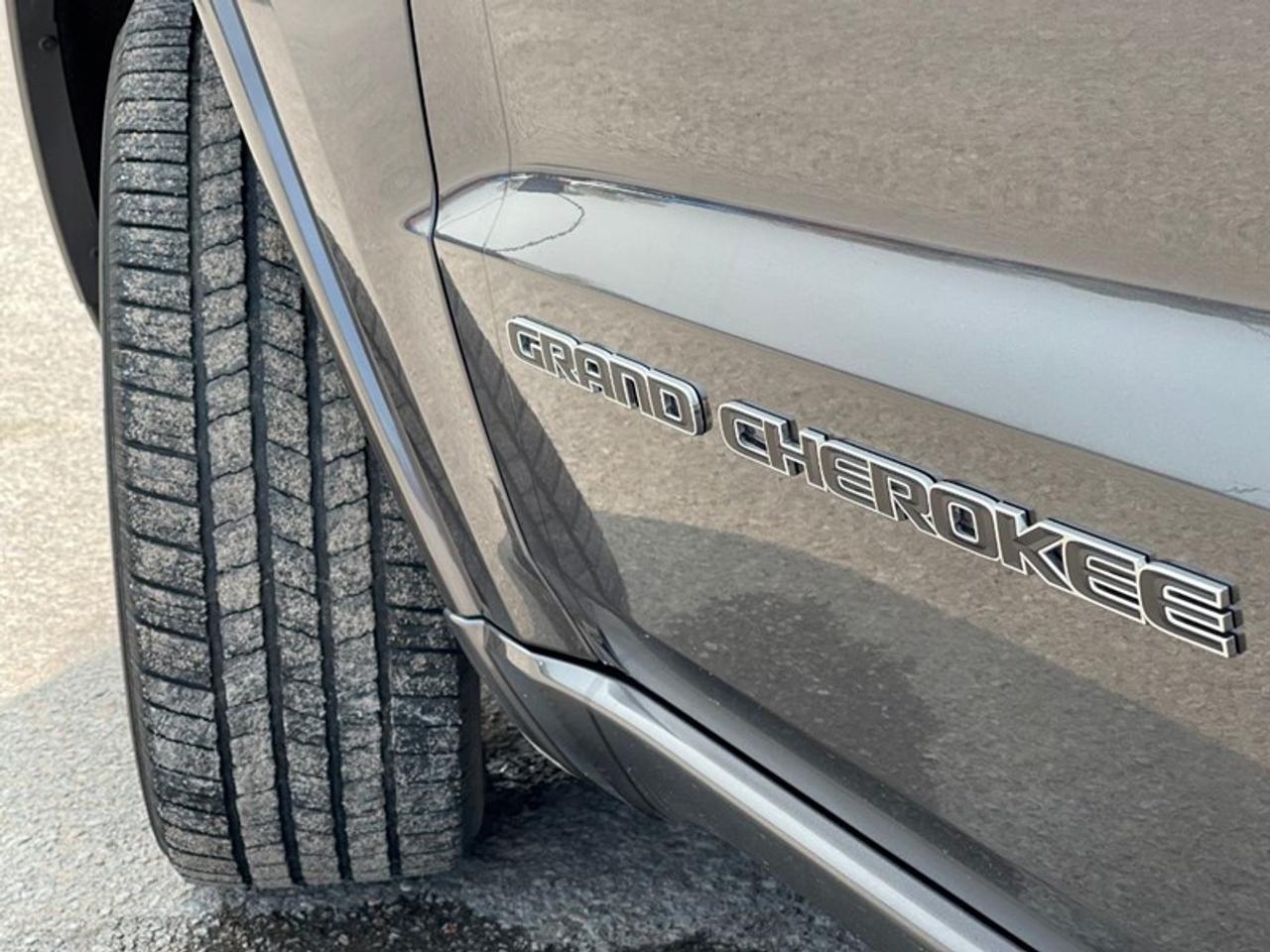 2017 Jeep Grand Cherokee OVERLAND 4X4 Photo