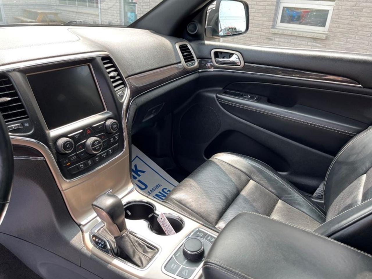 2017 Jeep Grand Cherokee OVERLAND 4X4 Photo