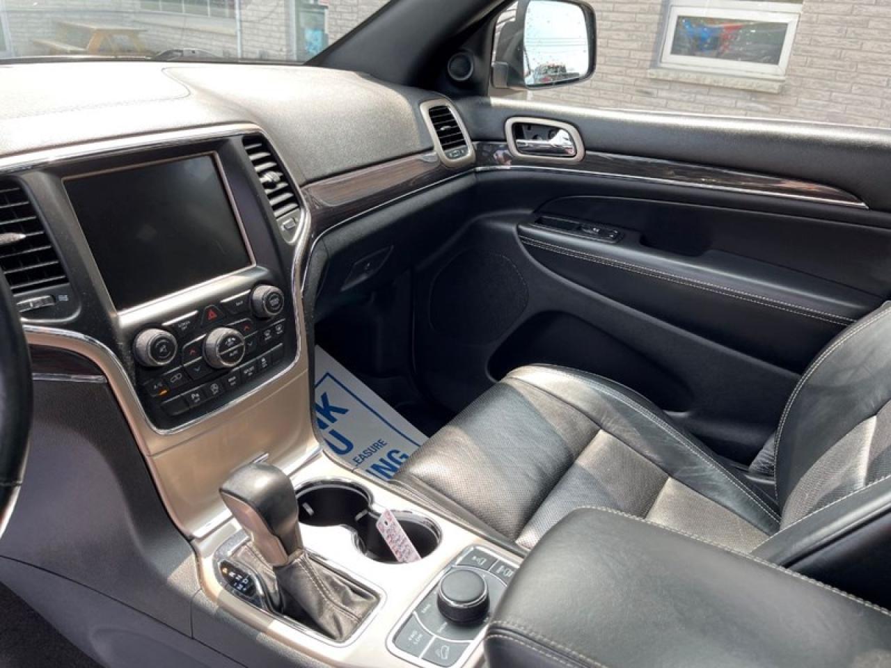 2017 Jeep Grand Cherokee OVERLAND 4X4 Photo