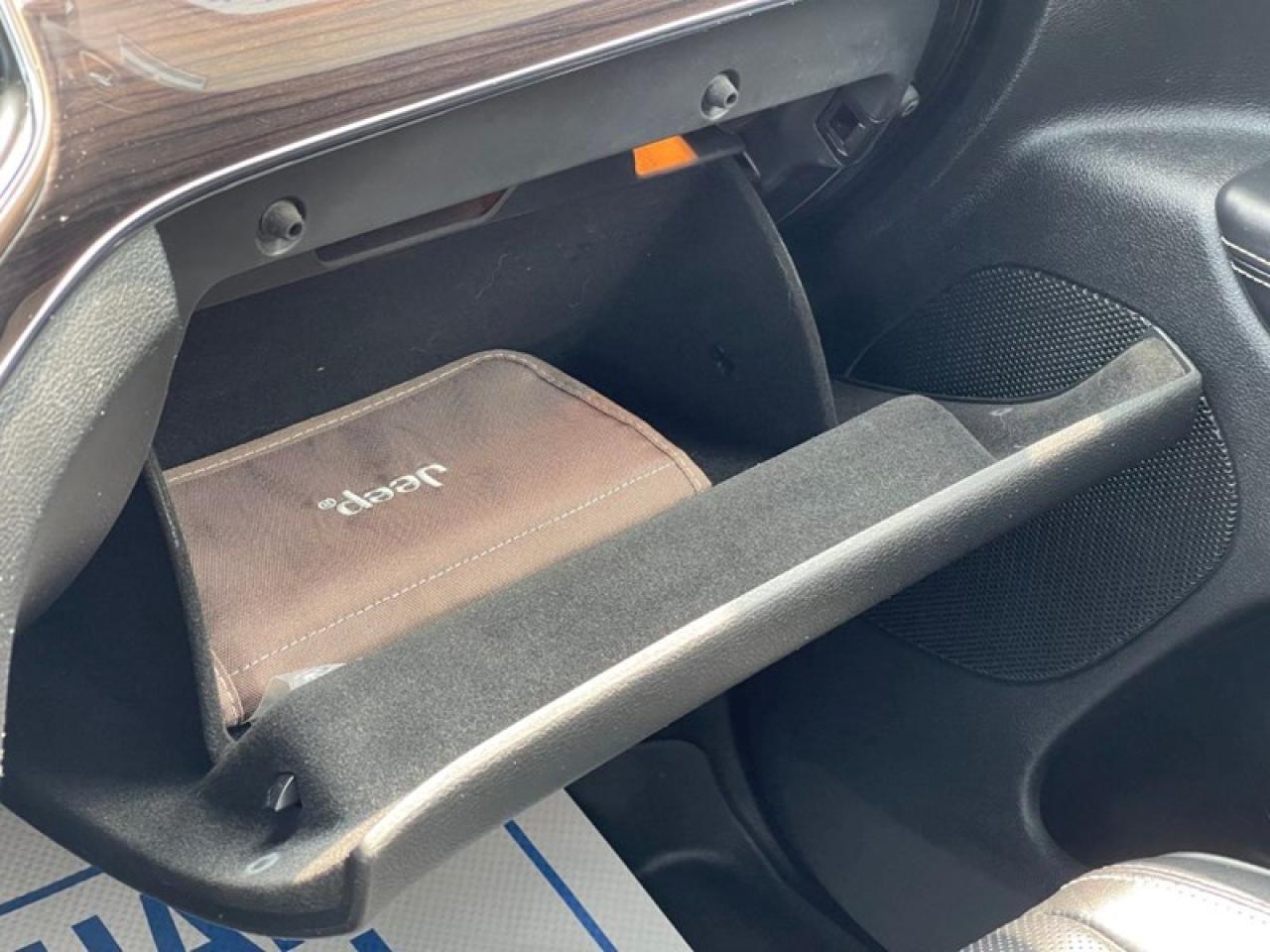 2017 Jeep Grand Cherokee OVERLAND 4X4 Photo