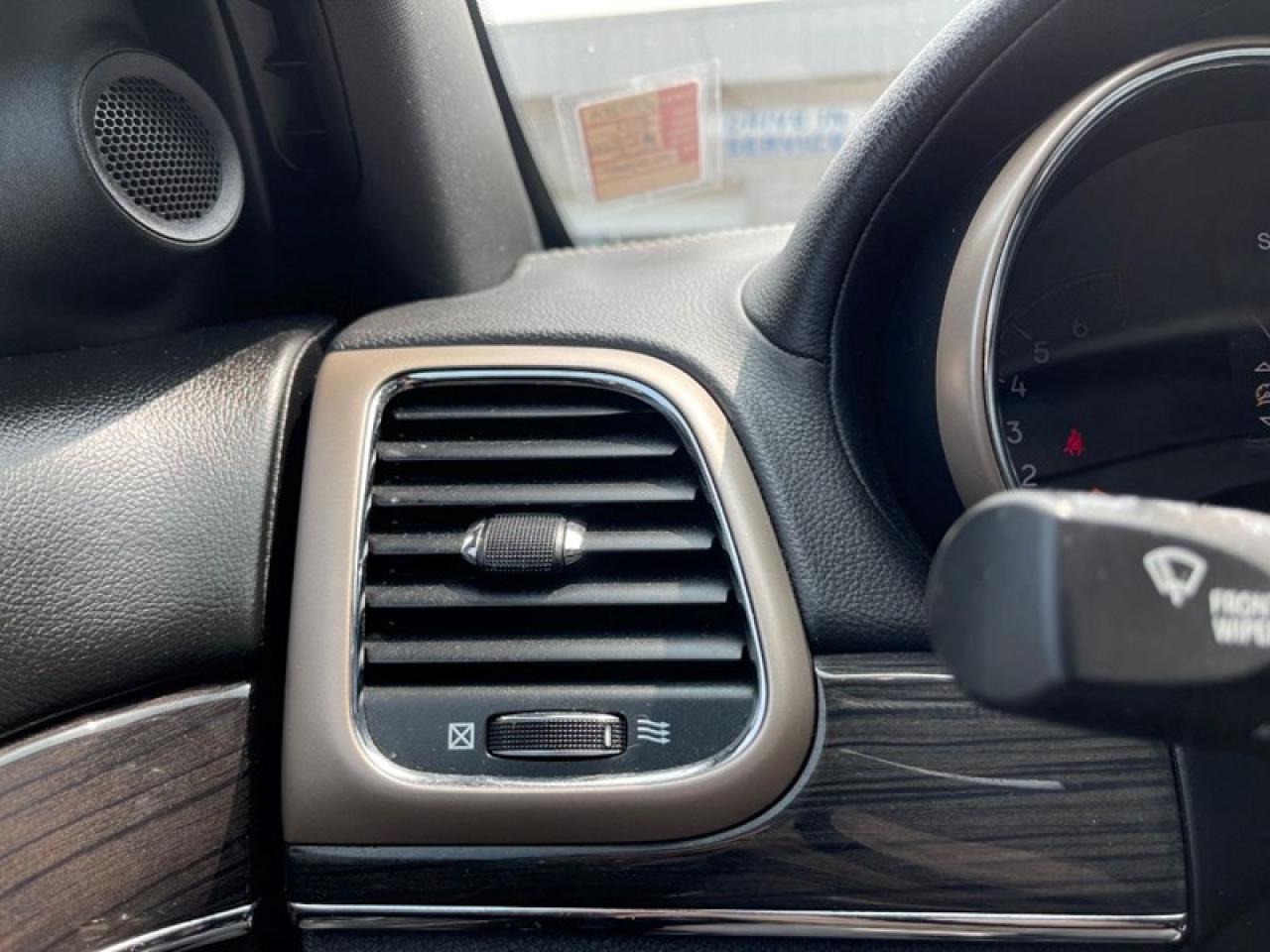 2017 Jeep Grand Cherokee OVERLAND 4X4 Photo