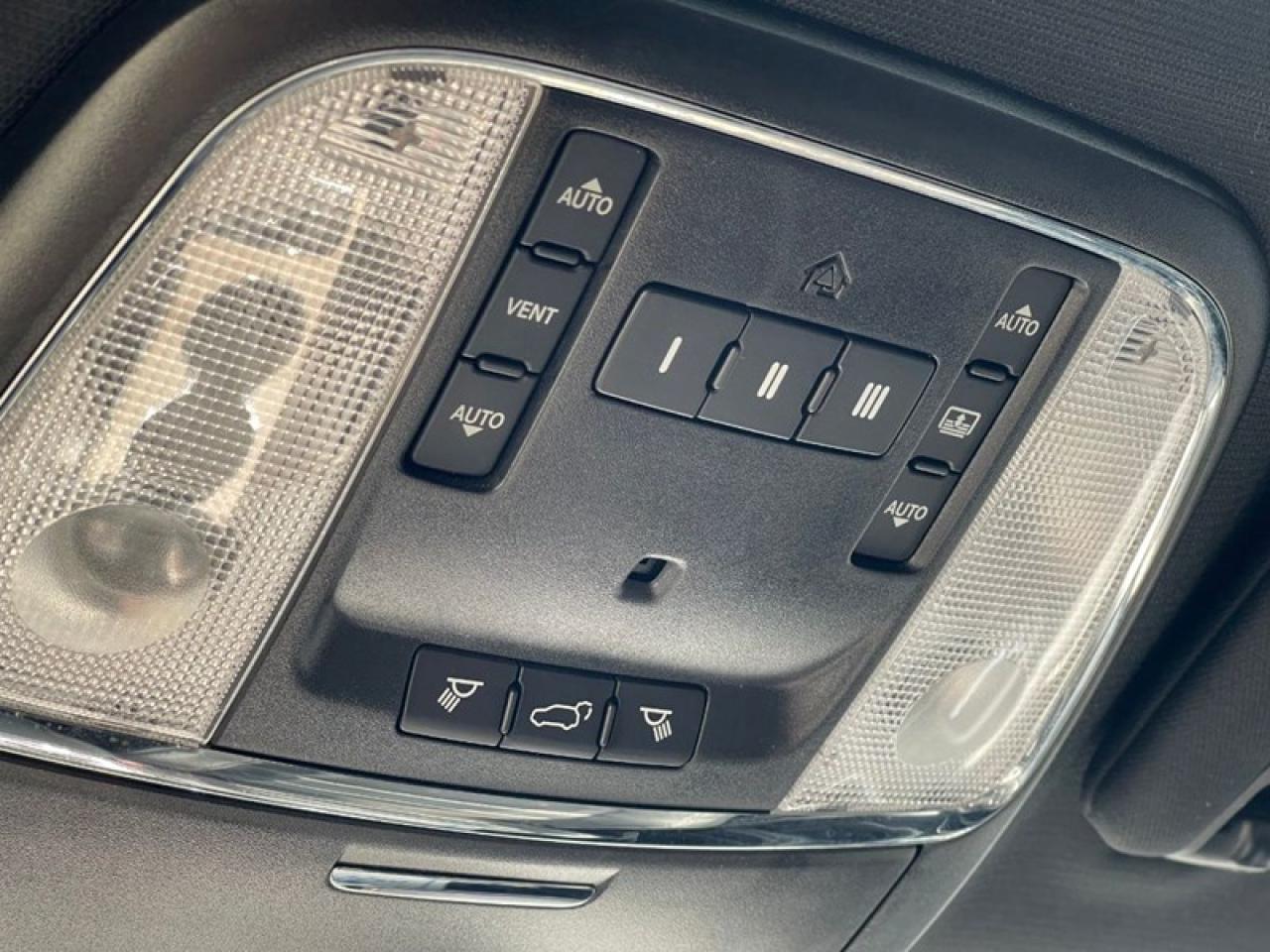 2017 Jeep Grand Cherokee OVERLAND 4X4 Photo