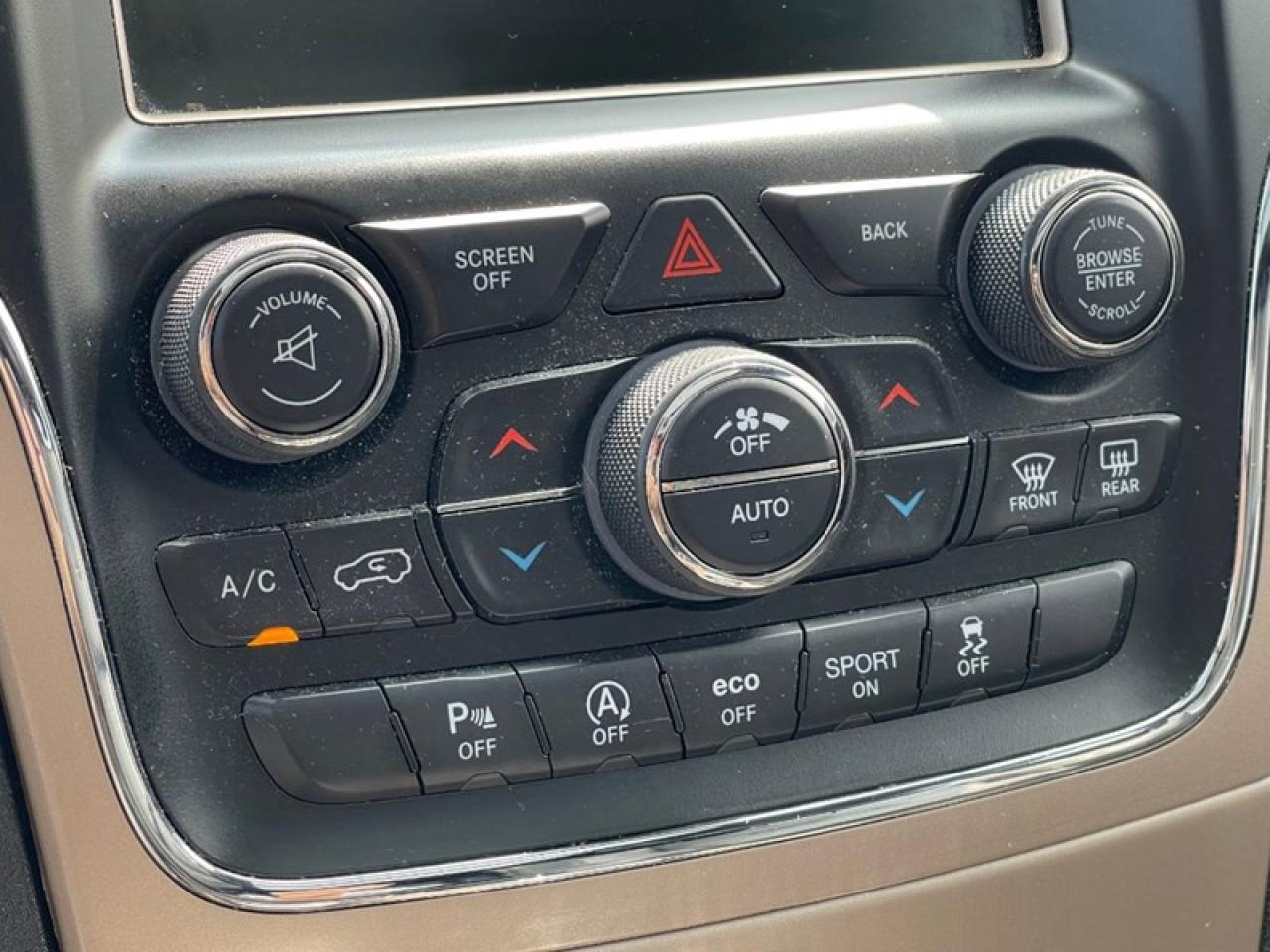 2017 Jeep Grand Cherokee OVERLAND 4X4 Photo