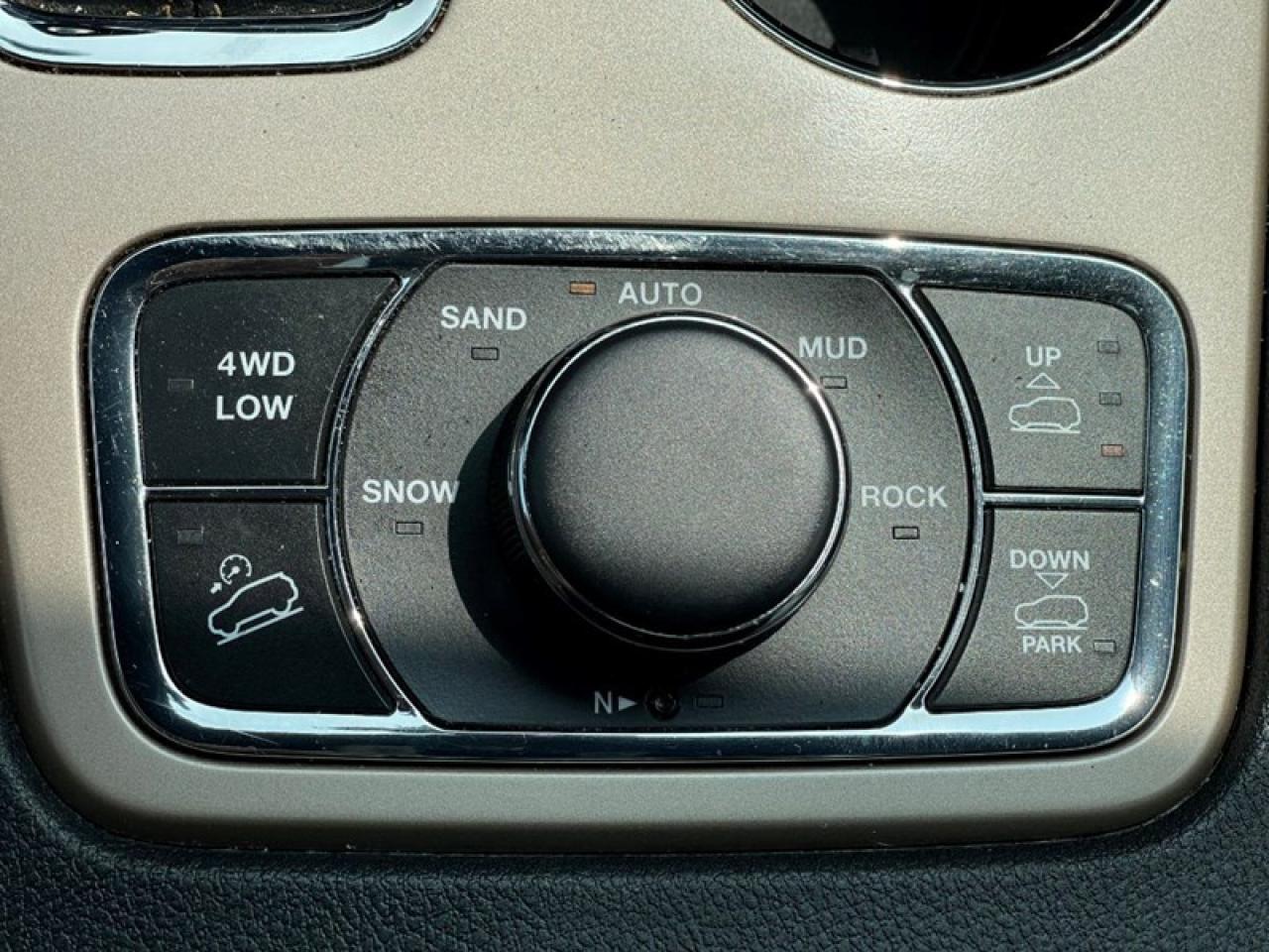 2017 Jeep Grand Cherokee OVERLAND 4X4 Photo