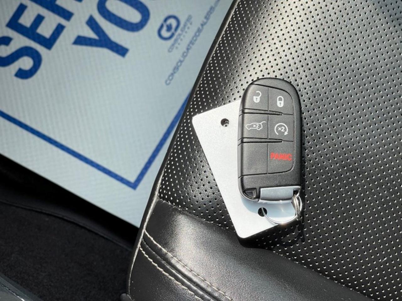 2017 Jeep Grand Cherokee OVERLAND 4X4 Photo