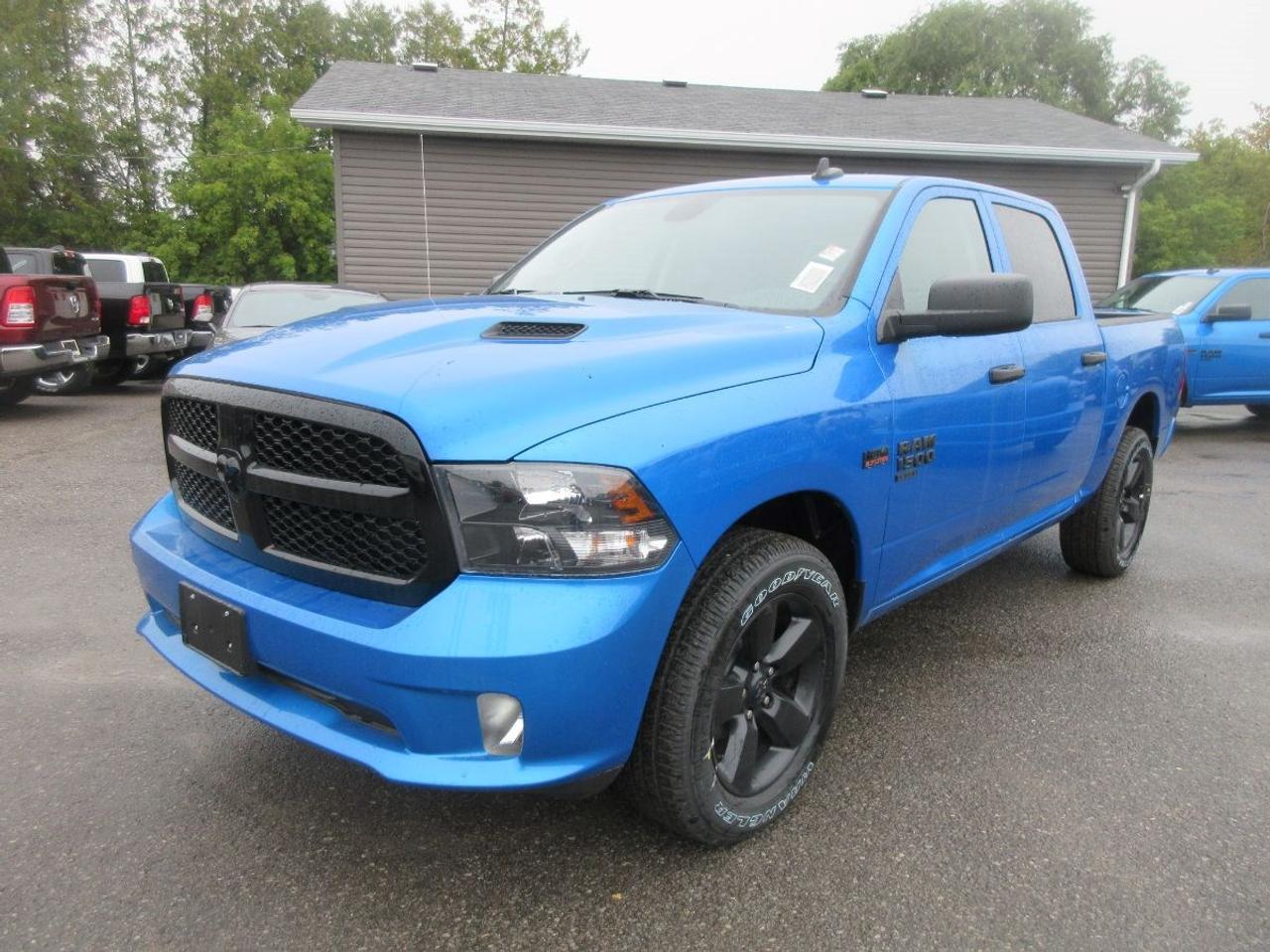 2022 RAM 1500 Classic NIGHT EDITION CREW CAB Photo0