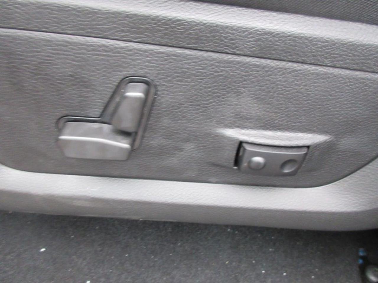 2022 RAM 1500 Classic NIGHT EDITION CREW CAB Photo