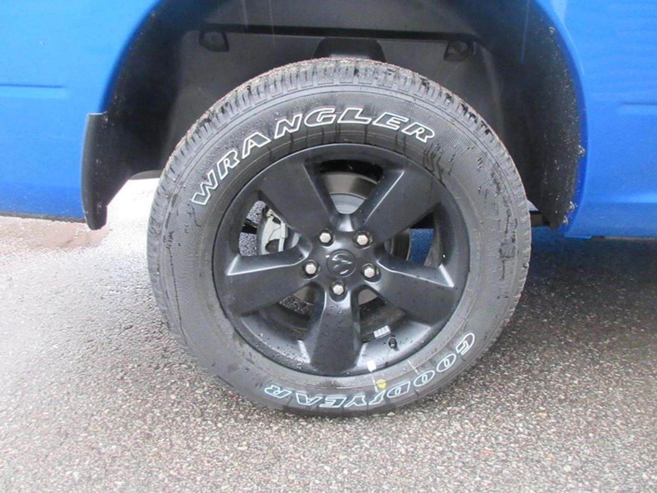 2022 RAM 1500 Classic NIGHT EDITION CREW CAB Photo