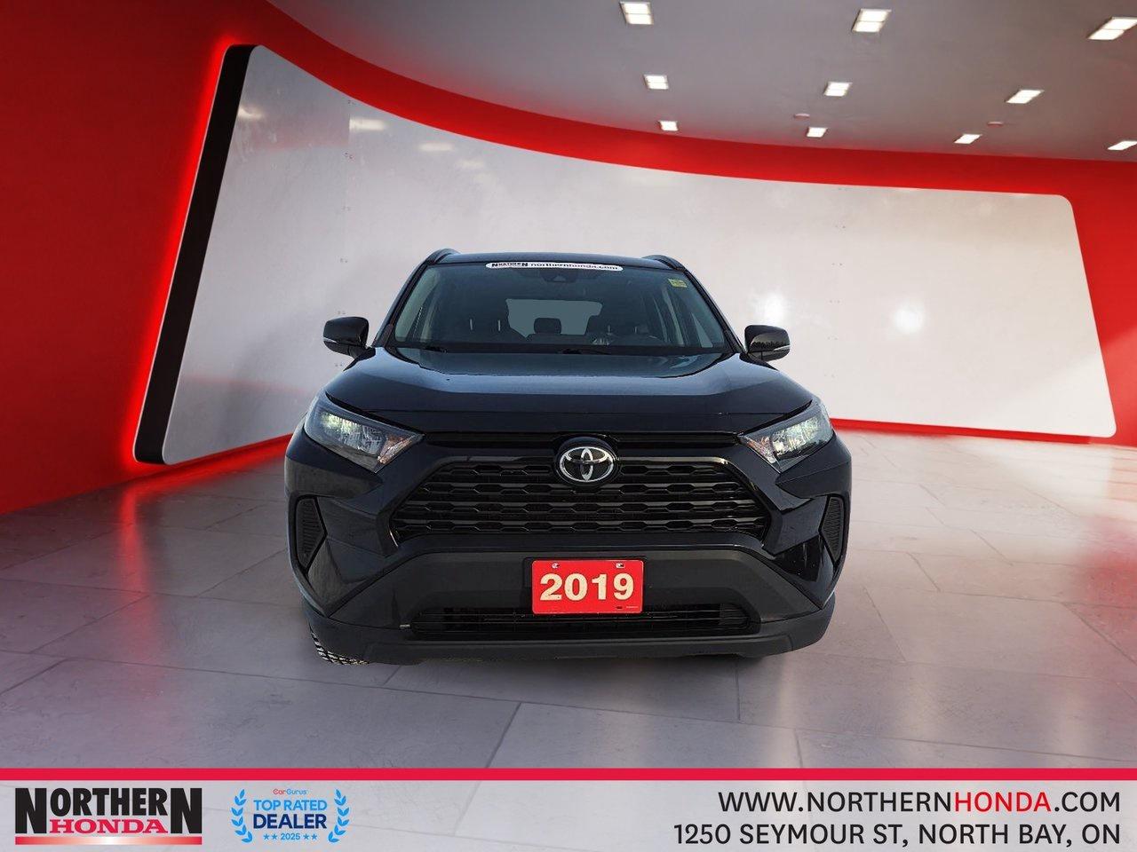 2019 Toyota RAV4 LE FWD Photo3