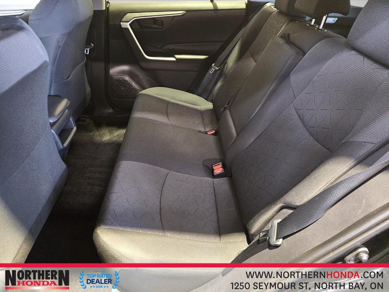 2019 Toyota RAV4 LE FWD Photo