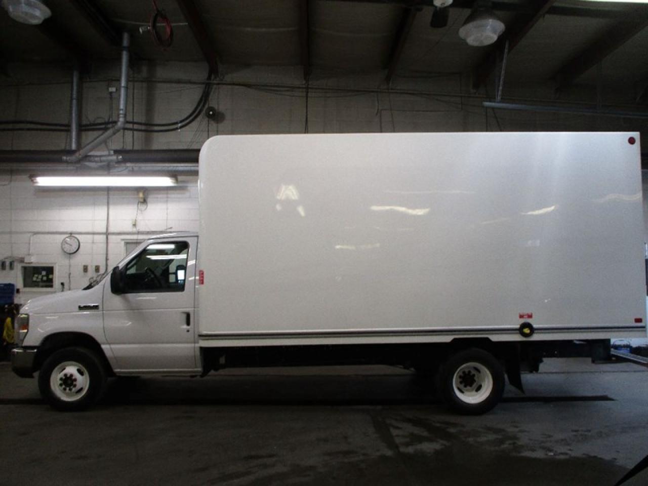 2019 Ford Econoline E-450 Photo