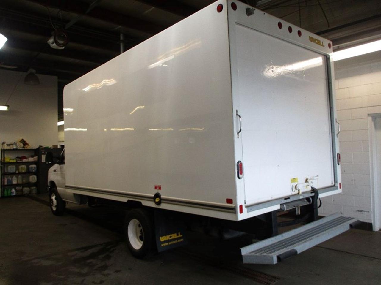 2019 Ford Econoline E-450 Photo